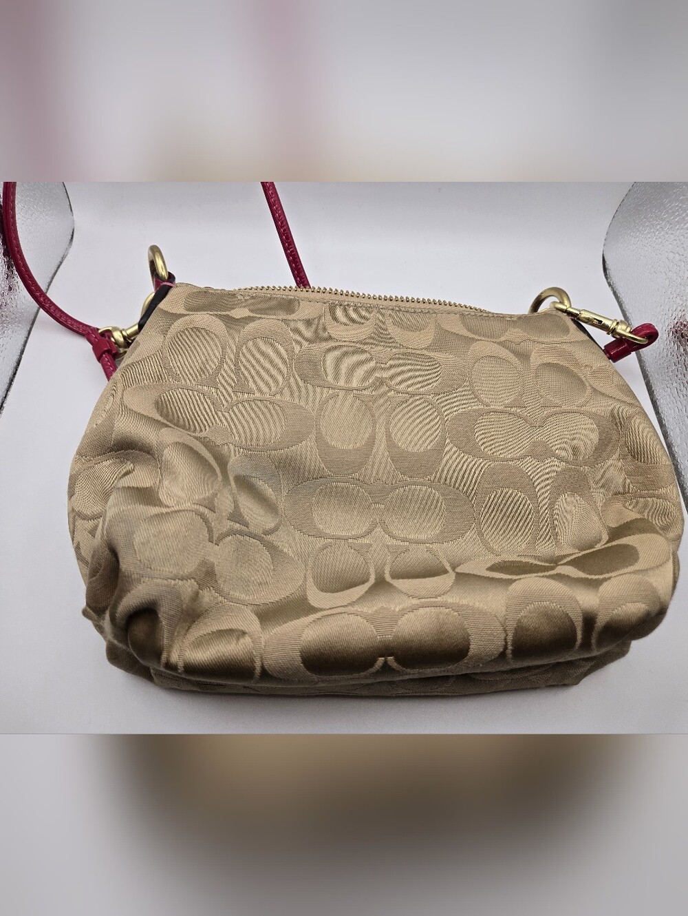 Coach Poppy Signature Groovy Crossbody Pink Trim Gold Logo Buttons Hardware READ - Picture 4 of 12
